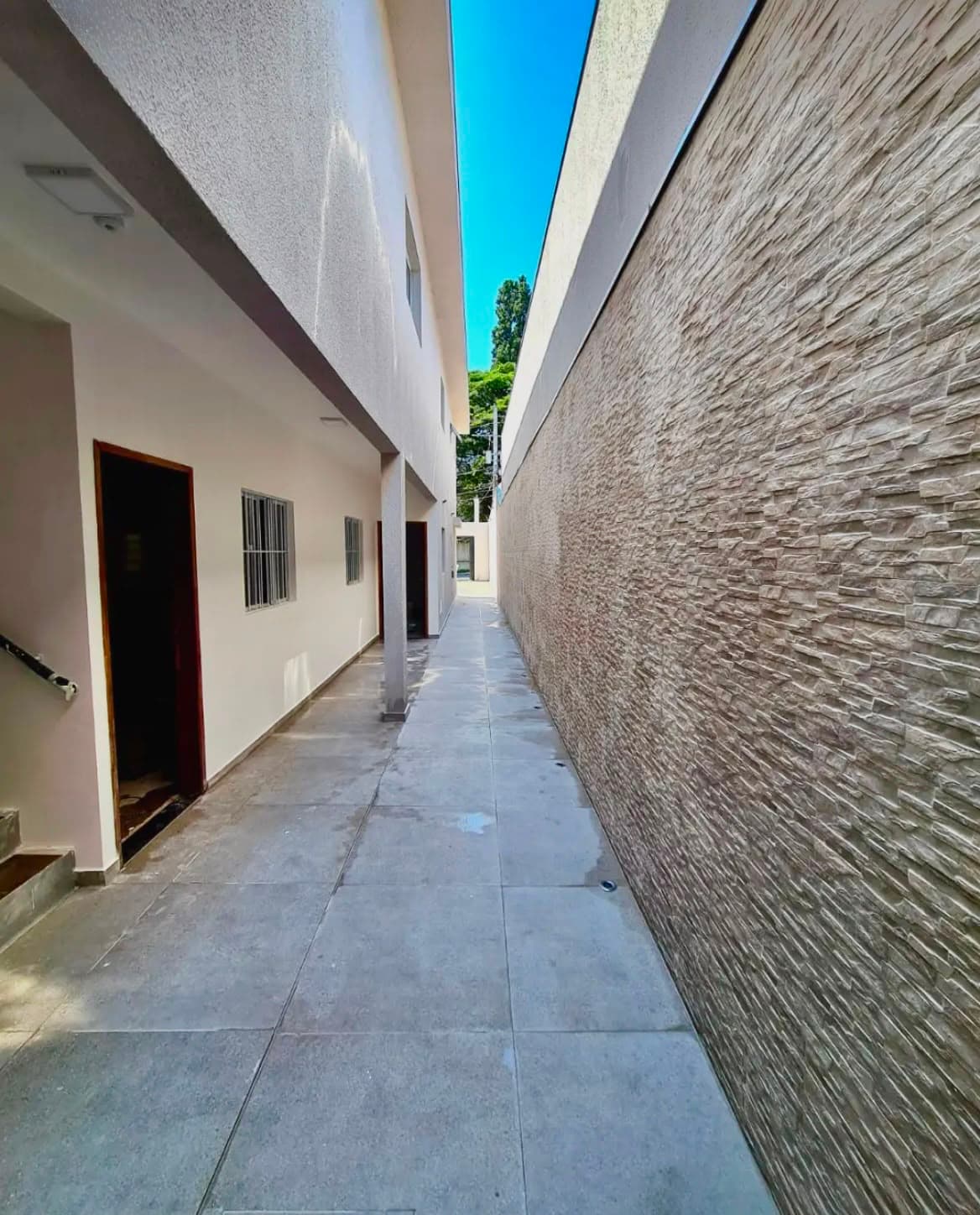 Área externa em obra de construção civil em São Paulo
